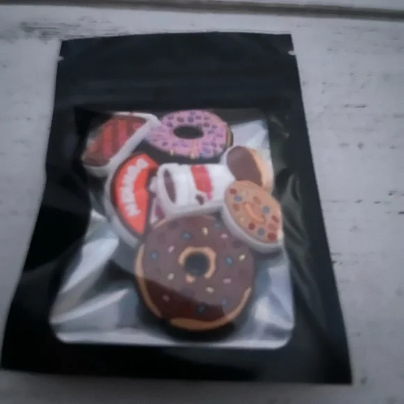 🐊3/$15 or $8 Dunkin donut charms set of 5 - Picture 2 of 2